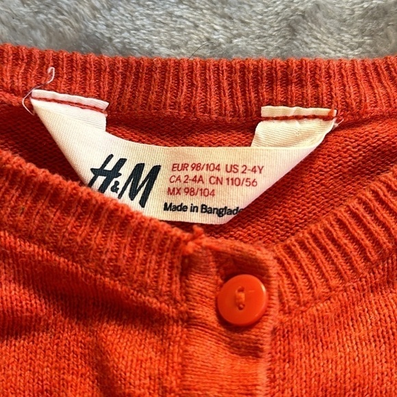H&M - knit button down cardigan sweater. Size 2-4 years - Picture 2 of 3